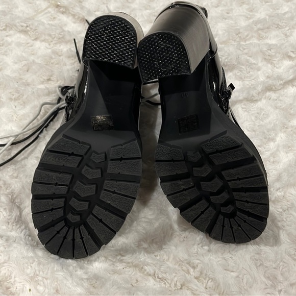 AlIT Patent Leather Block Chunky High Heel Boot. Size 9 black and White laces. - Picture 10 of 16